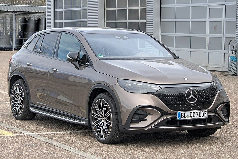 Mercedes-Benz EQE SUV