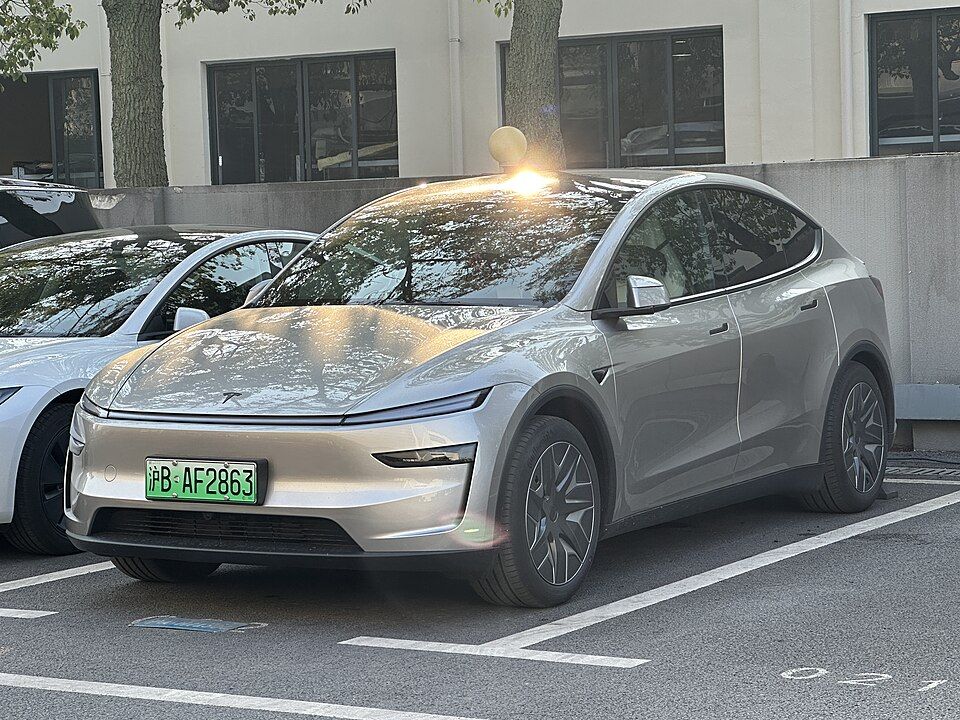 Tesla Model Y L