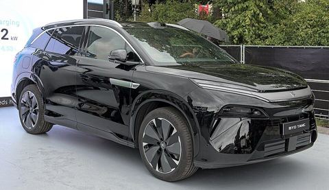 BYD Sealion 8